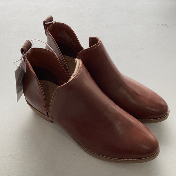 Universal Thread Shoes Nwt Universal Thread Dark Cognac Boots